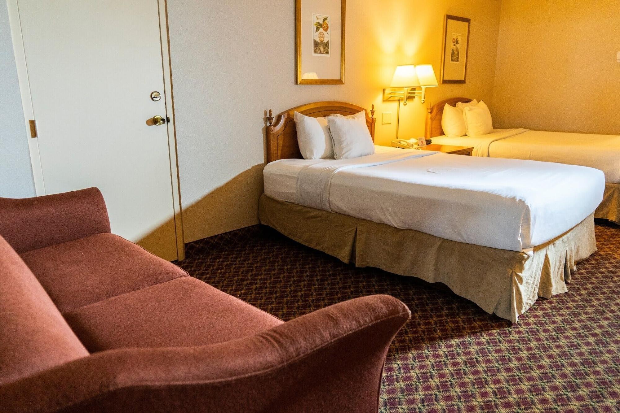 Ramada By Wyndham Topeka Downtown Hotel & Convention Center Εξωτερικό φωτογραφία