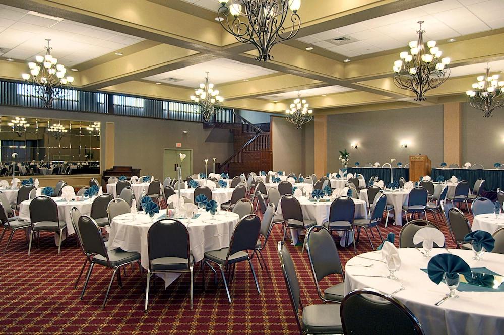 Ramada By Wyndham Topeka Downtown Hotel & Convention Center Εξωτερικό φωτογραφία