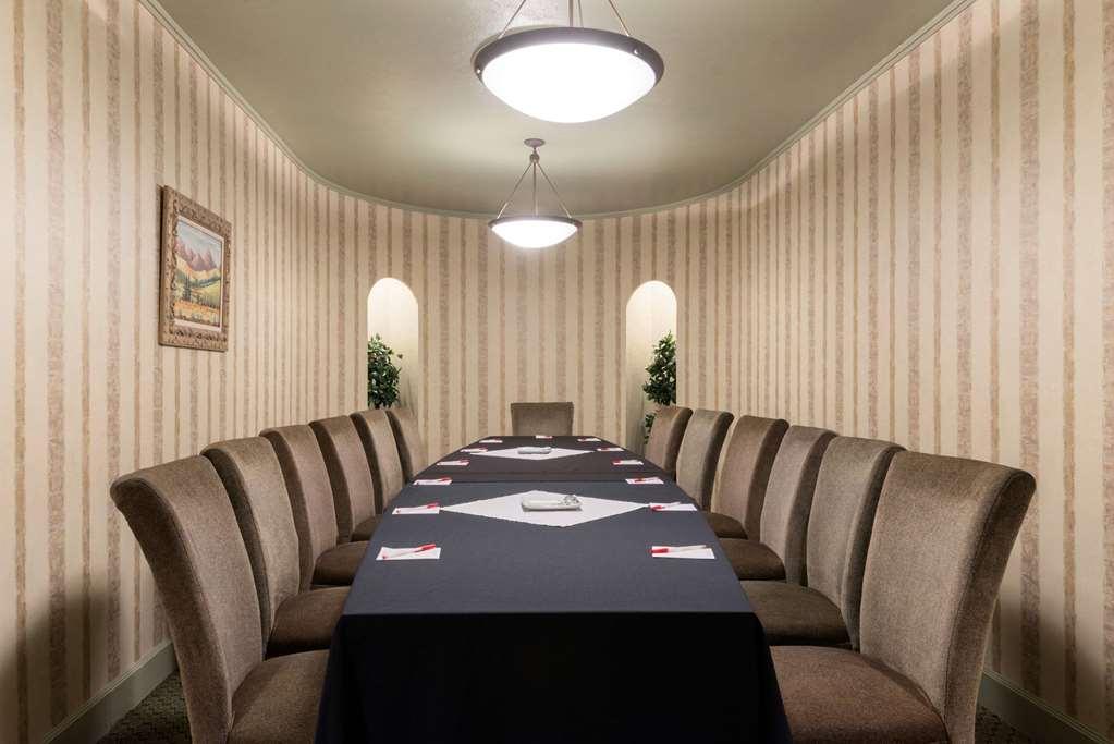 Ramada By Wyndham Topeka Downtown Hotel & Convention Center Ανέσεις φωτογραφία