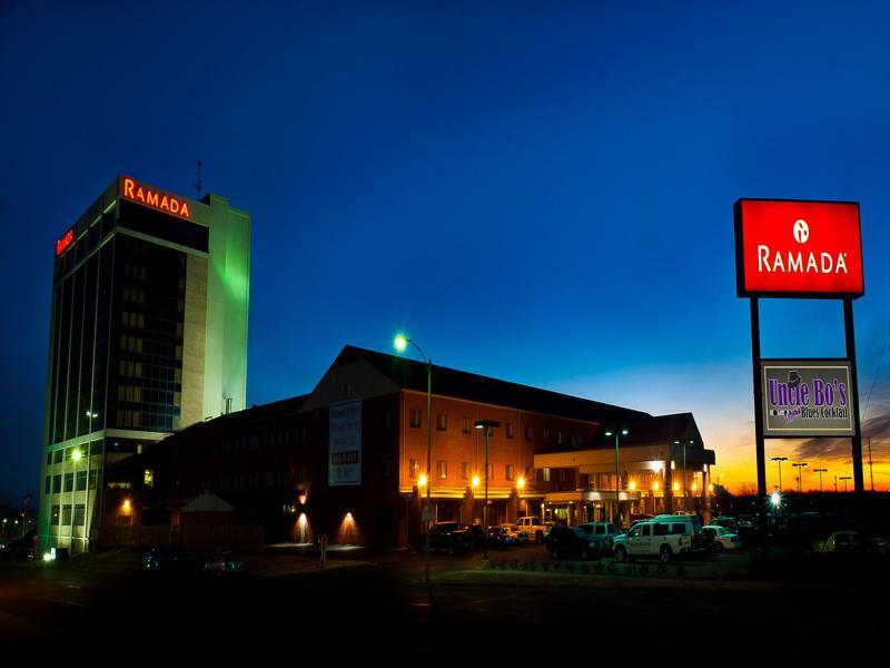 Ramada By Wyndham Topeka Downtown Hotel & Convention Center Εξωτερικό φωτογραφία